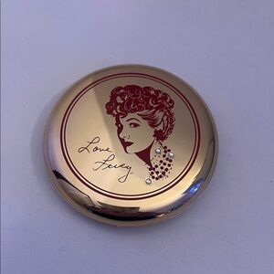 Besame Gold Love Lucy Compact NEW NO BOX